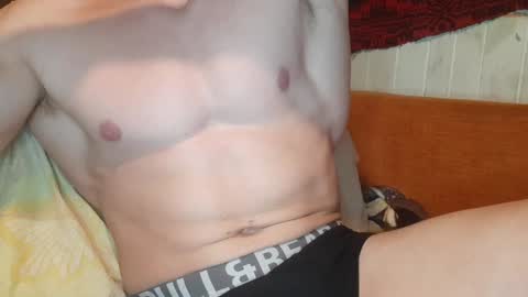 Snapshot of troncq chatting on 12.10.24 Troncq online show from 12.10.24