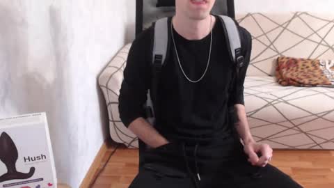 Snapshot of trone41 chatting on 10.21.25 I POST MY FUCKING VIDEOS AND PICS    online show from 10.21.25