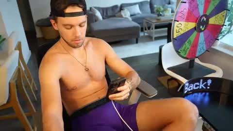 Troy Green online show from 09.15.25