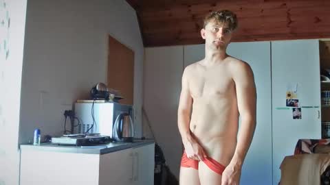 Snapshot of troy_w chatting on 11.18.25 troy_w online show from 11.18.25