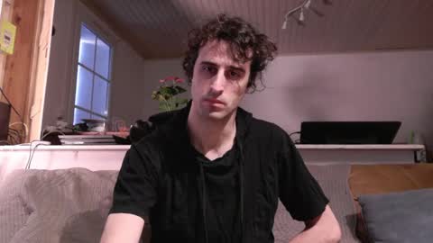 Snapshot of trucdeoufouf chatting on 02.04.25 trucdeoufouf online show from 02.04.25