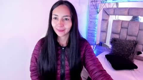 Snapshot of truelove_art chatting on 12.17.24   online show from 12.17.24