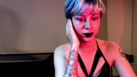 Cait online show from 02.05.25