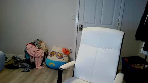 Snapshot of ts_day chatting on 02.17.26 Day online show from 02.17.26