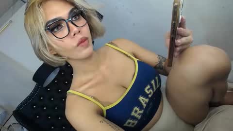 Snapshot of ts_tatiana chatting on 09.12.25 billie online show from 09.12.25