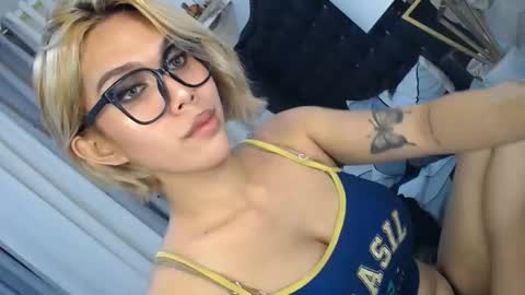 Snapshot of ts_tatiana chatting on 10.05.25 billie online show from 10.05.25