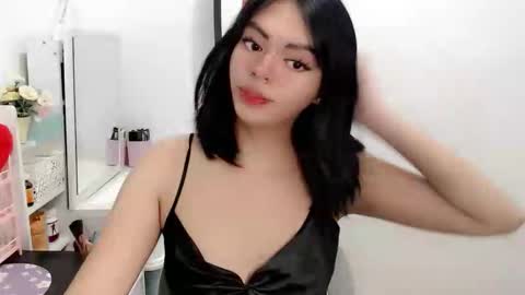 Snapshot of ts_vexana chatting on 10.15.25 Dhalia online show from 10.15.25
