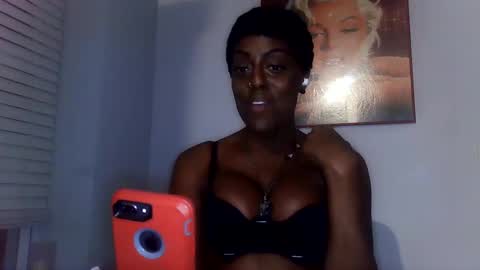 Amber White online show from 01.22.25