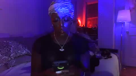 Amber White online show from 09.19.25