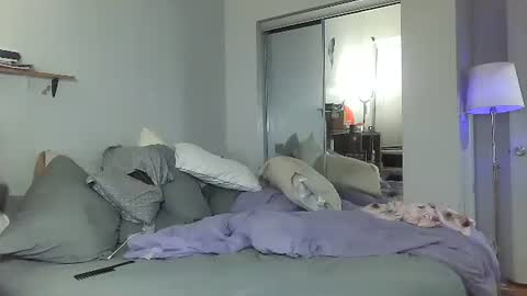 Amber White online show from 09.24.25