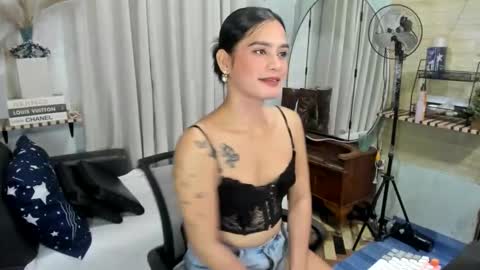 Snapshot of tslatinazandra chatting on 03.25.26 tslatinazandra online show from 03.25.26