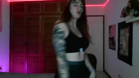 Snapshot of tslucifer chatting on 12.17.25 Luisa Fernndez online show from 12.17.25