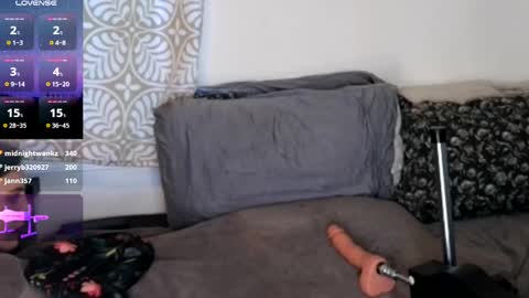 Snapshot of tssnailgirl chatting on 03.08.25 Jade Snail online show from 03.08.25