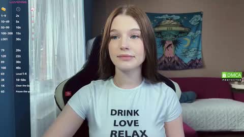 Snapshot of tsukuemi_no_mikoto chatting on 02.26.26 Sonya on vacation until online show from 02.26.26