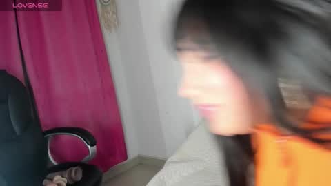 Snapshot of tu_nuttella3 chatting on 10.20.25 Susan online show from 10.20.25