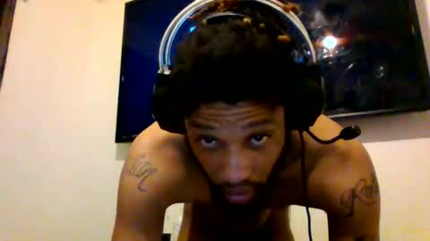 Snapshot of tufyi1 chatting on 12.15.25 tufyi1 online show from 12.15.25