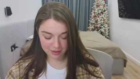 Snapshot of tutti_frutti_ chatting on 12.26.24 Ariana online show from 12.26.24