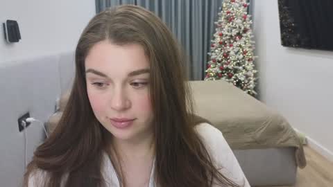 Snapshot of tutti_frutti_ chatting on 12.28.24 Ariana online show from 12.28.24