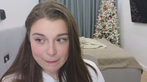 Snapshot of tutti_frutti_ chatting on 01.07.25 Ariana online show from 01.07.25