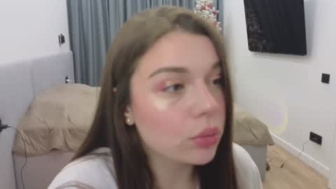 Snapshot of tutti_frutti_ chatting on 01.09.25 Ariana online show from 01.09.25