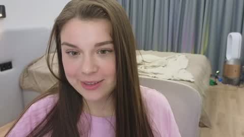 Snapshot of tutti_frutti_ chatting on 01.17.25 Ariana online show from 01.17.25