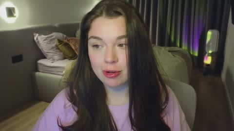 Snapshot of tutti_frutti_ chatting on 01.20.25 Ariana online show from 01.20.25