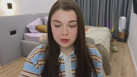 Snapshot of tutti_frutti_ chatting on 01.24.25 Ariana online show from 01.24.25