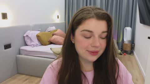 Snapshot of tutti_frutti_ chatting on 01.29.25 Ariana online show from 01.29.25