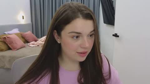 Snapshot of tutti_frutti_ chatting on 02.09.25 Ariana online show from 02.09.25