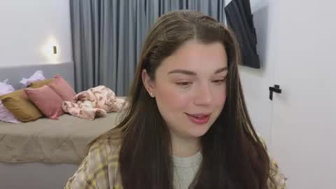 Snapshot of tutti_frutti_ chatting on 02.11.25 Ariana online show from 02.11.25