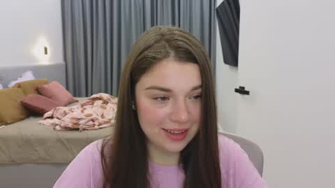Snapshot of tutti_frutti_ chatting on 02.12.25 Ariana online show from 02.12.25