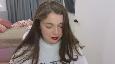 Snapshot of tutti_frutti_ chatting on 02.16.25 Ariana online show from 02.16.25