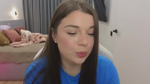 Snapshot of tutti_frutti_ chatting on 02.17.25 Ariana online show from 02.17.25