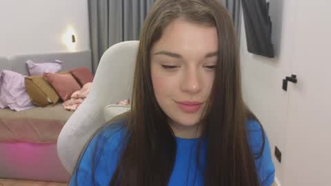 Snapshot of tutti_frutti_ chatting on 02.17.25 Ariana online show from 02.17.25