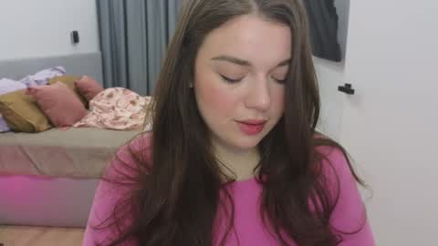 Snapshot of tutti_frutti_ chatting on 02.18.25 Ariana online show from 02.18.25