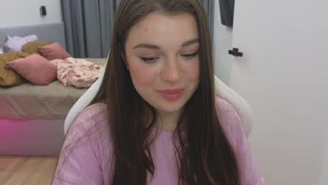 Snapshot of tutti_frutti_ chatting on 02.19.25 Ariana online show from 02.19.25