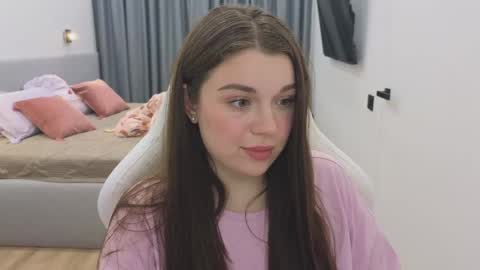 Snapshot of tutti_frutti_ chatting on 03.10.25 Ariana online show from 03.10.25