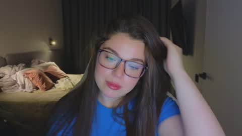 Snapshot of tutti_frutti_ chatting on 09.11.25 Ariana online show from 09.11.25