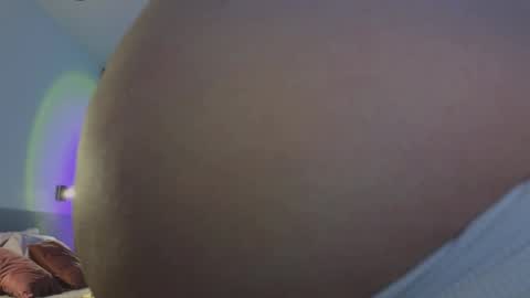 Snapshot of tutti_frutti_ chatting on 09.27.25 Ariana online show from 09.27.25