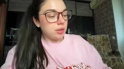 Snapshot of tutti_frutti_ chatting on 05.08.26 Ariana online show from 05.08.26