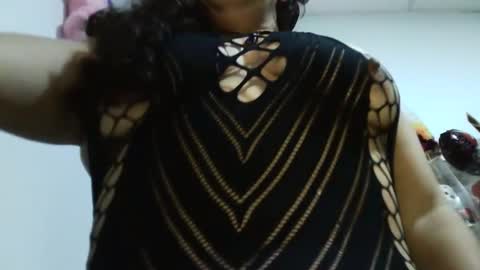 Snapshot of tuzusy chatting on 09.25.25 tuzusy online show from 09.25.25