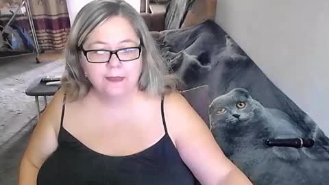 Lana online show from 10.16.25