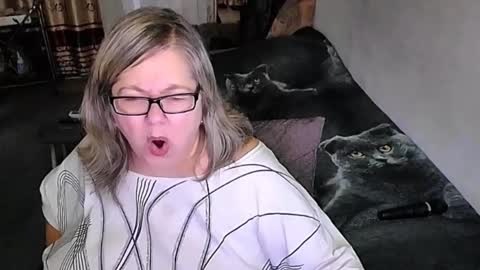 Lana online show from 10.25.25