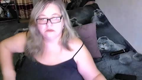 Lana online show from 12.23.25