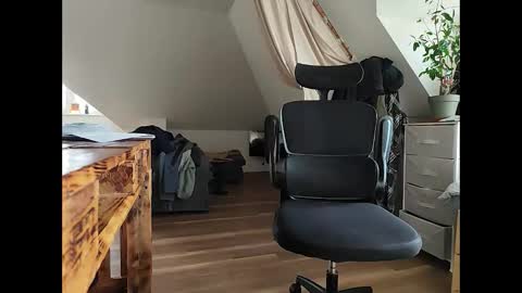 Tobi online show from 11.12.25