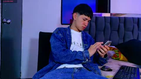 Snapshot of twink_daren chatting on 06.26.26 Mr Daren online show from 06.26.26