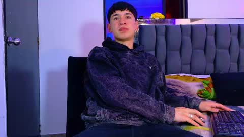 Snapshot of twink_daren chatting on 07.04.26 Mr Daren online show from 07.04.26
