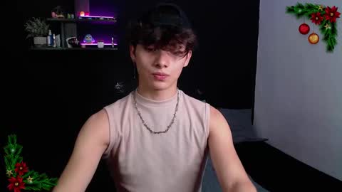 Snapshot of twink_dream__ chatting on 12.30.24 jhony online show from 12.30.24