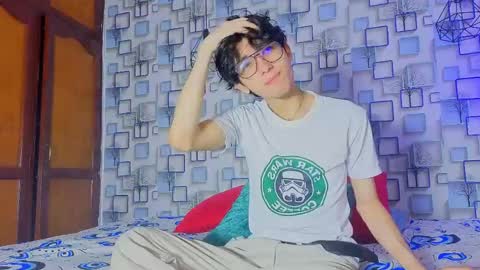 Snapshot of twink_sebas7 chatting on 04.12.26 Sebastin online show from 04.12.26