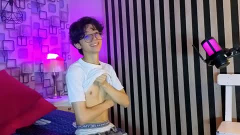 Snapshot of twink_sebas7 chatting on 04.19.26 Sebastin online show from 04.19.26